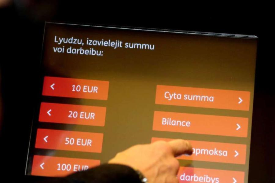 Ввести латгальский и отказаться от русского: банкоматам Латвии готовят перемены