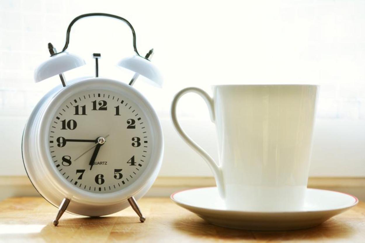 Когда появился первый будильник и как до этого люди вставали в нужное время?