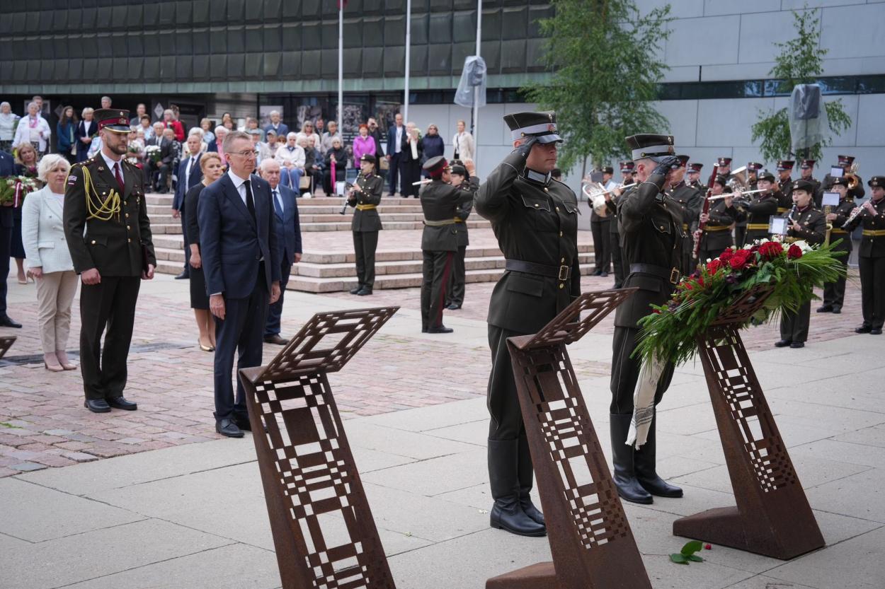 «Не забудем, не простим» - Латвия отмечает день коммунистического геноцида