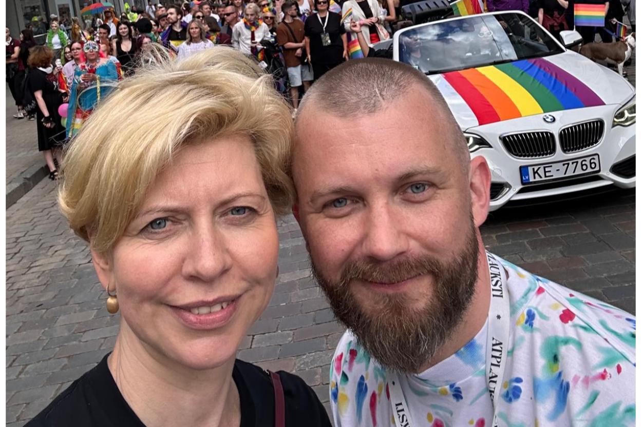 Латвийские публицисты критикуют членов правительства за поддержку ЛГБТ-шествия