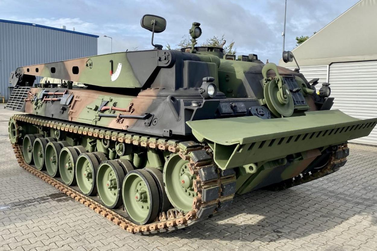 В Литву прибыли танки для эвакуации тяжелой техники с поля боя