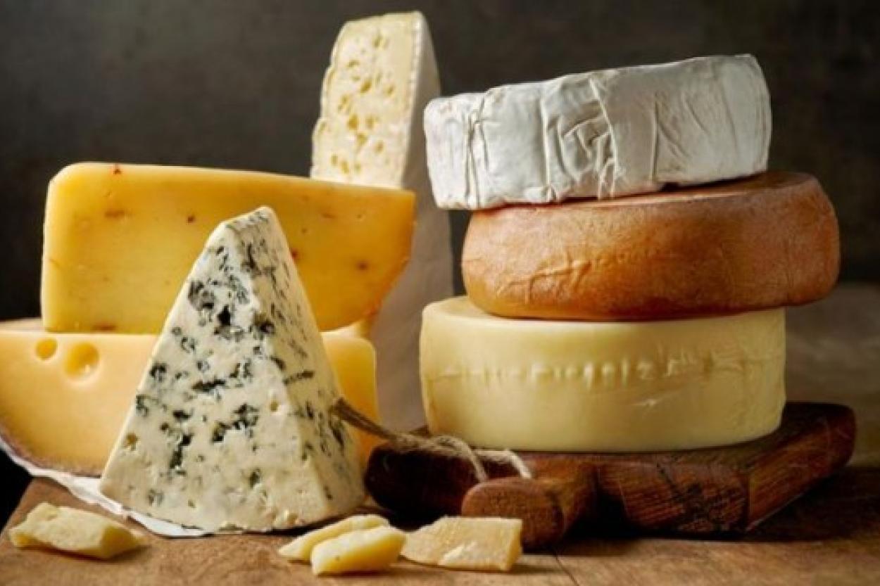 Стало известно, сколько сыра за год съедает один житель Латвии