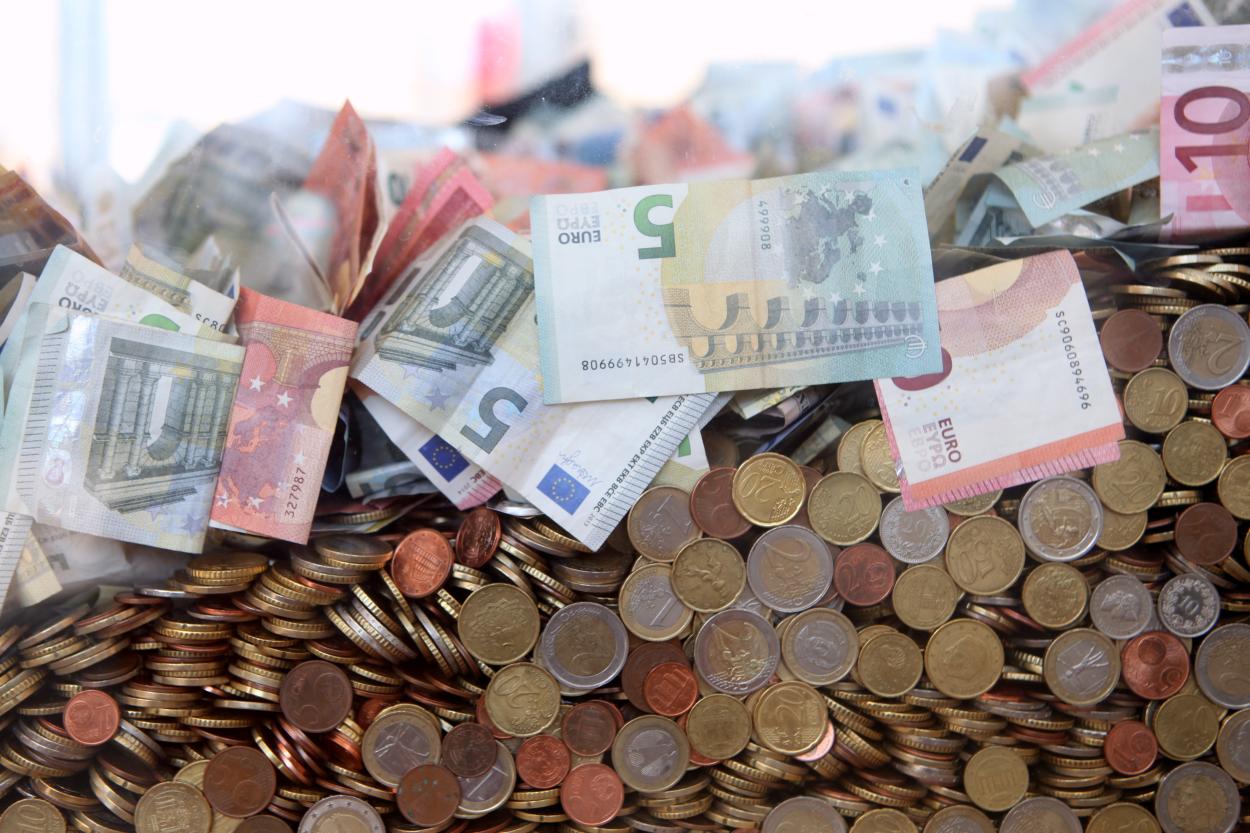 Известна прибыль латвийских финансовых учреждений за пять месяцев