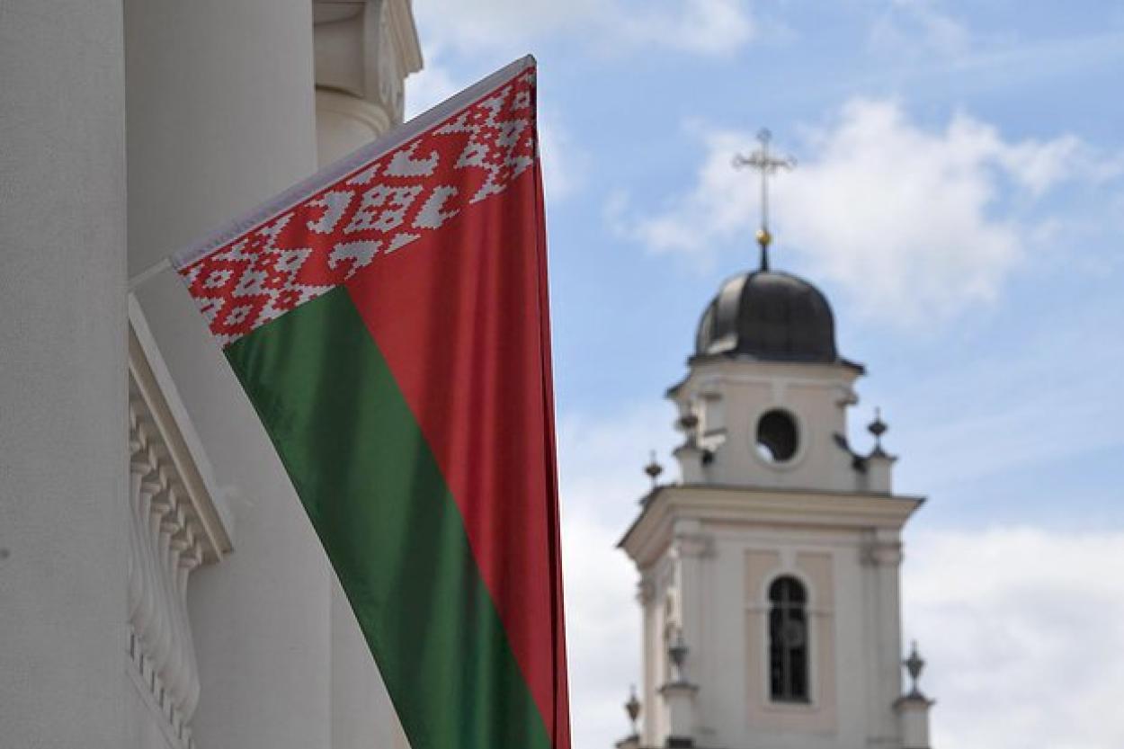 ЕС распространил на Белоруссию ряд введенных против России санкций