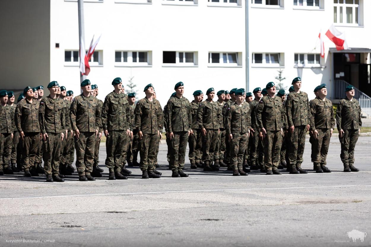 Новая польская дивизия развернется у Беларуси в контейнерном лагере (ВИДЕО)