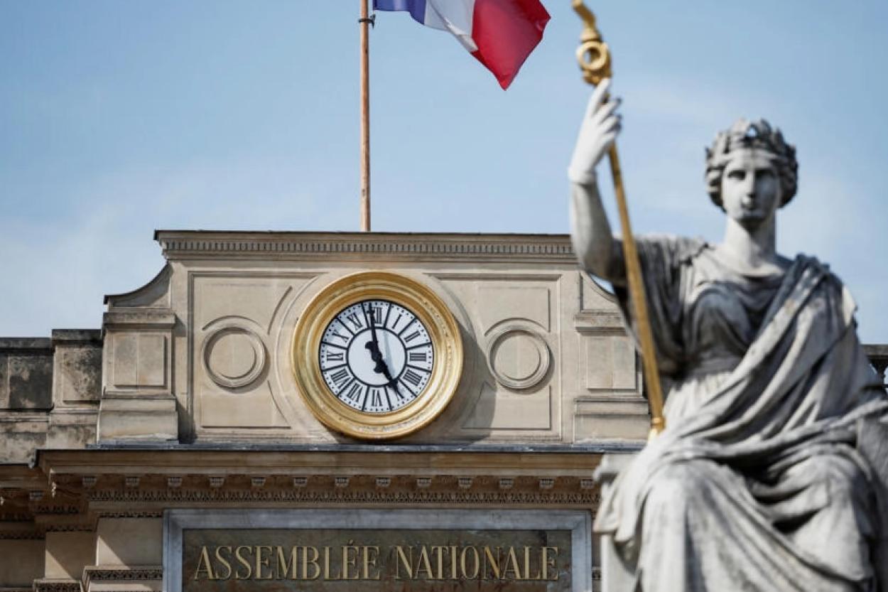 Выборы во Франции: Нацобъединение триумфально выигрывает (ВИДЕО)