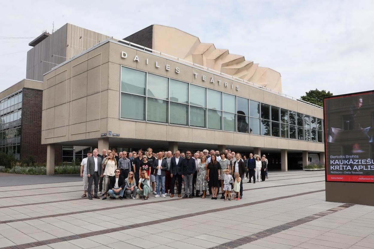 Театр «Дайлес» целиком подарит свою постановку театру в Киеве