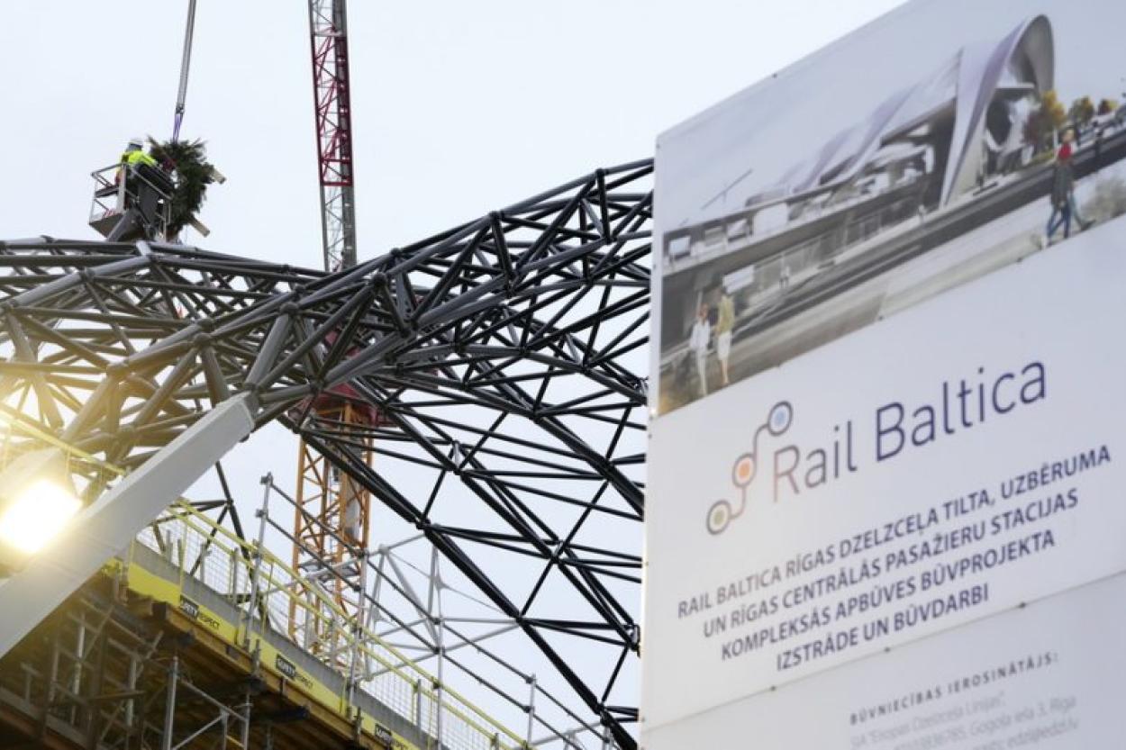 Хотят разобраться, почему так подорожало строительство станций Rail Baltica