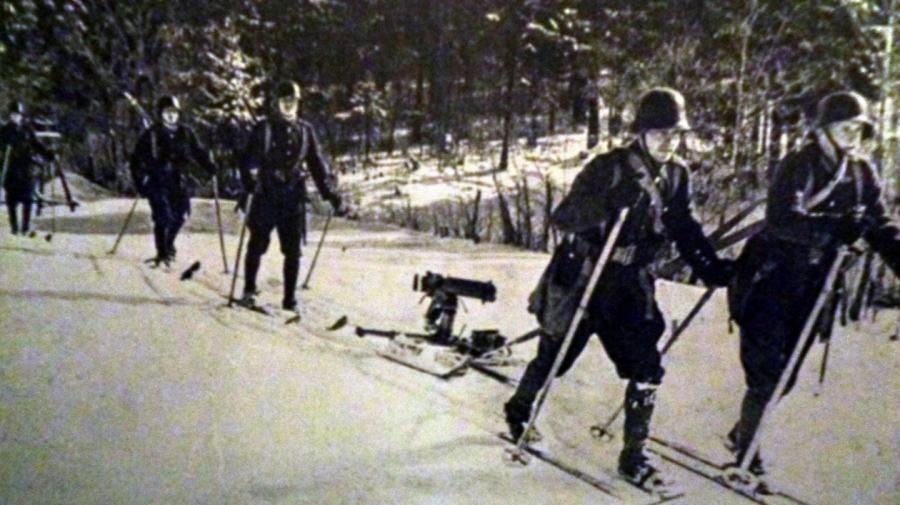 Зимой 1939–40 гг. латвийская армия, по примеру финнов, усиленно занималась лыжной подготовкой.