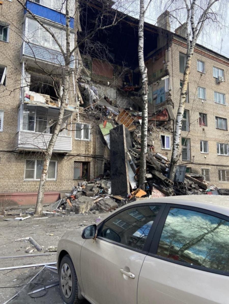 В подмосковном Орехово-Зуево произошел взрыв в пятиэтажном жилом доме, сообщили в местном отделении Министерства по чрезвычайным ситуациям (МЧС) РФ.