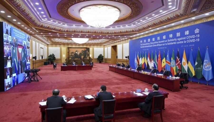 17 июня 2020 года, Пекин, Си Цзиньпин председательствует на специальном саммите Китай-Африка по солидарности в борьбе с эпидемией COVID-19 и выступает с речью на тему 