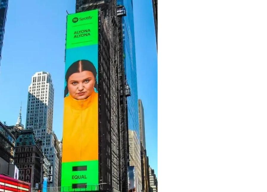 Реклама на нью-йоркской Таймс-сквер.