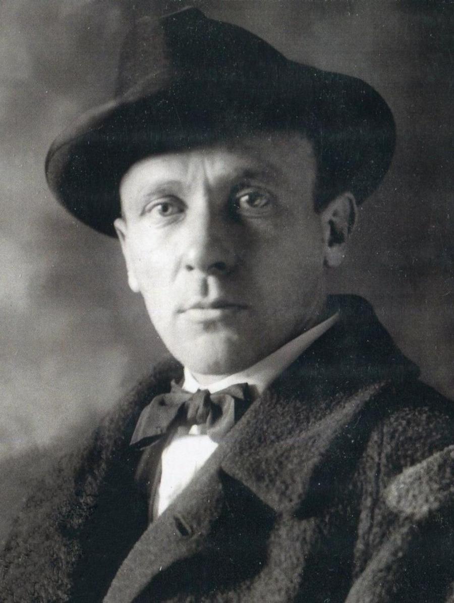 Михаил Булгаков в конце 1920–х. (фото предоставлены Борисом Равдиным) 