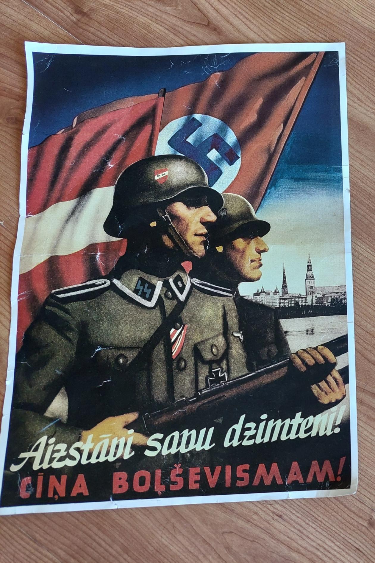 Плакат, найденный во время обыска (фото Госполиции ЛР).