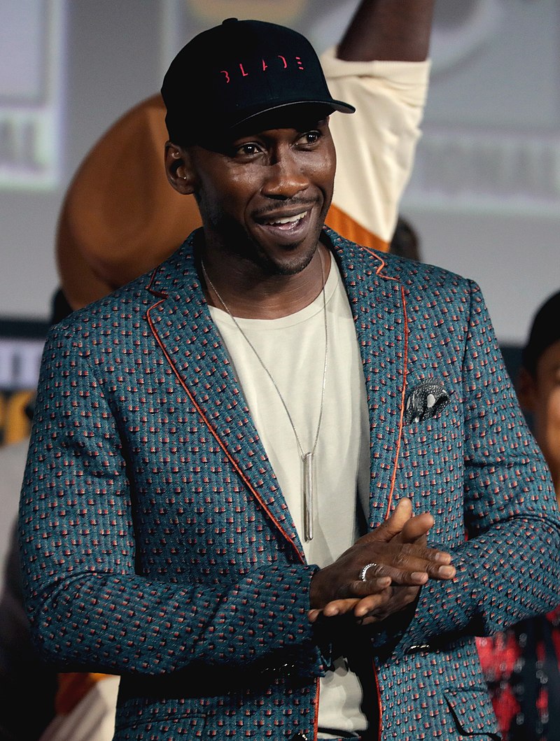 800px-Mahershala_Ali_by_Gage_Skidmore.jpg