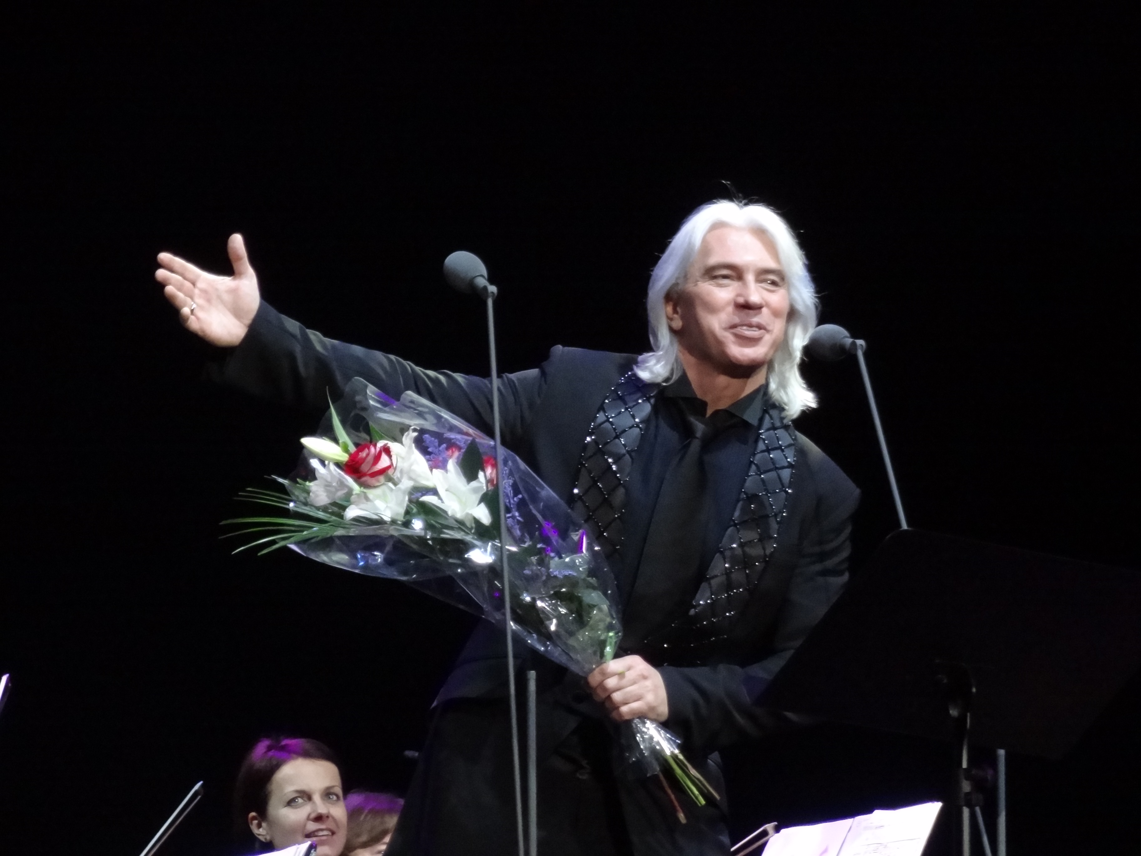 Dmitri_Hvorostovsky,_2013.jpg