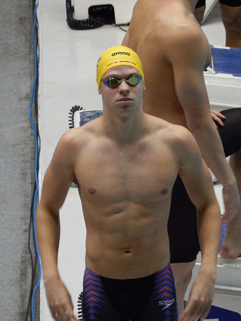 Léon_Marchand,_2023_Pac-12_Championships,400_yard_individual_medley_preliminaries-_3_March_2023.jpg