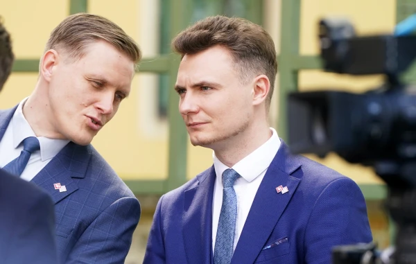 Изображение к статье: Депутат Сейма Артурс Бутанс (справа)