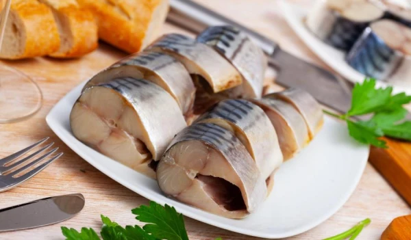 Как вкусно засолить скумбрию: готовим за несколько часов