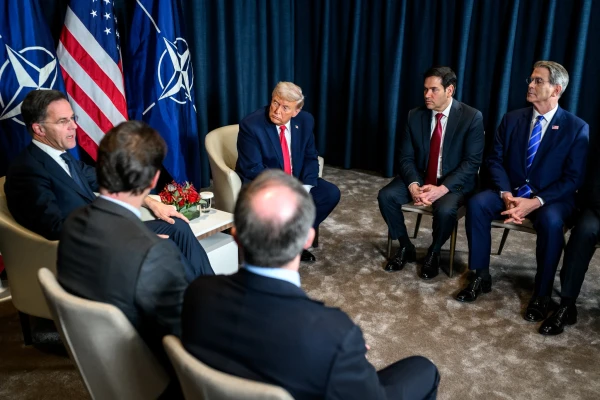 Изображение к статье: Трамп на встрече с руководством стран НАТО
