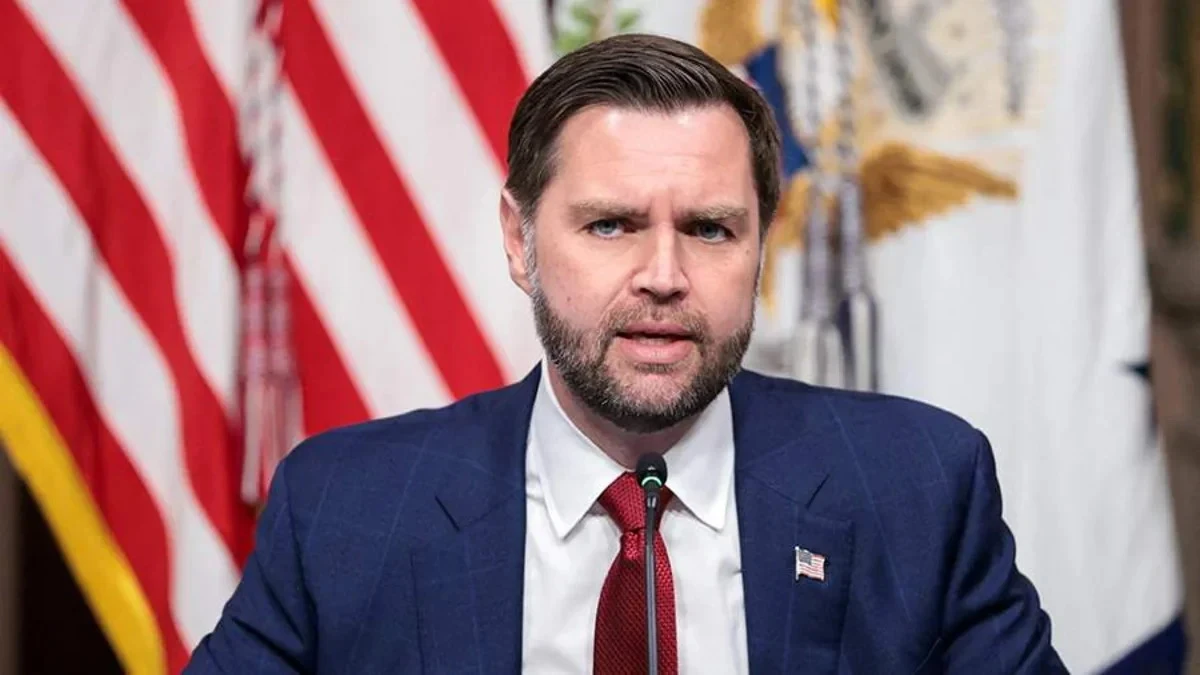 Изображение к статье: NYT: Вице-президента США Джей Ди Венса попросили меньше спорить в соцсетях