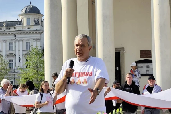 Изображение к статье: Латушко на митинге в Варшаве.