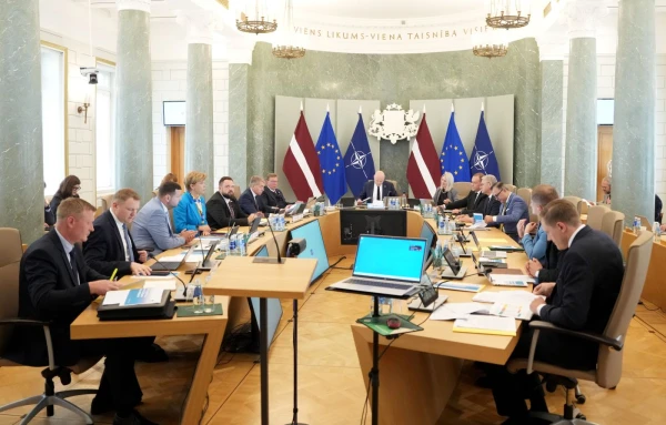 Первое  заседание правительства Кулбергса