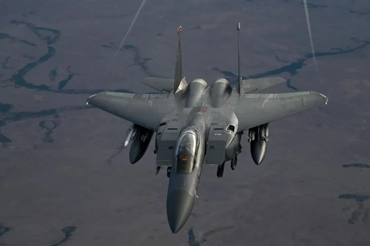 Изображение к статье: High Side: американского пилота дважды сбили за один конфликт: сначала свои, затем иранцы