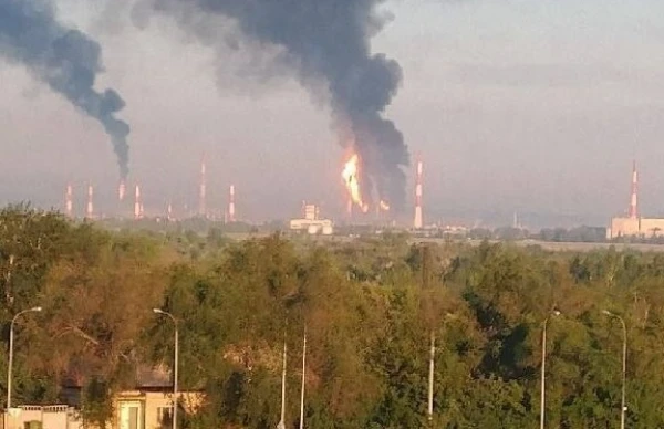 Горящий завод в России