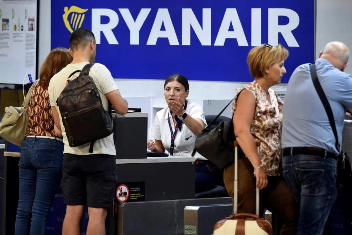 Изображение к статье: стойка регистрации Ryanair