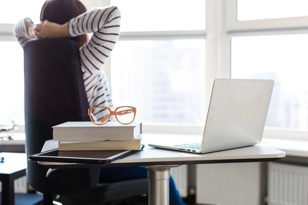 Изображение к статье: Женщина на рабочем месте