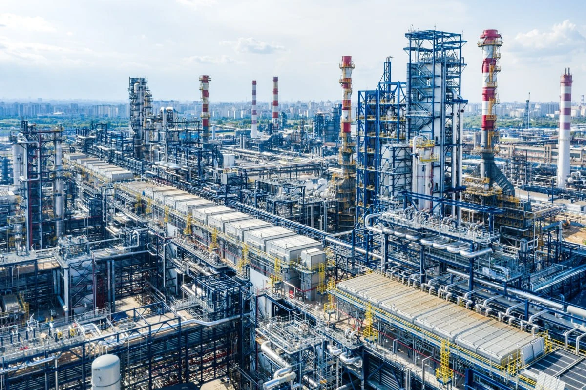 Изображение к статье: Гигантский нефтекомплекс пострадал от военных действий.