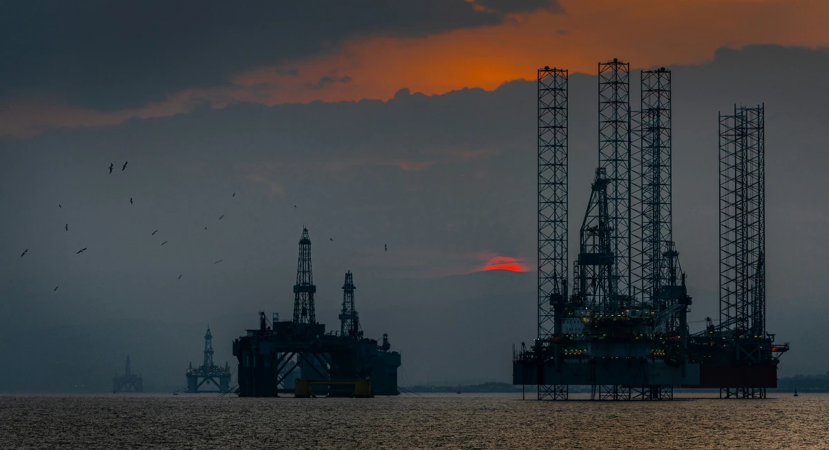 Изображение к статье: Добыча нефти в море