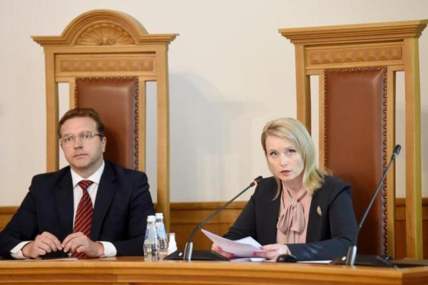 Конституционный суд продолжается: что ждет граждан РФ в Латвии?