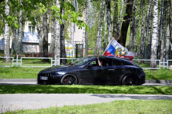 Русских, поддерживающих войну, в Латвии меньше не стало - политолог