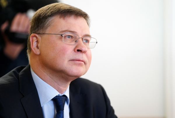 Домбровскис откажется от мандата депутата Европарламента