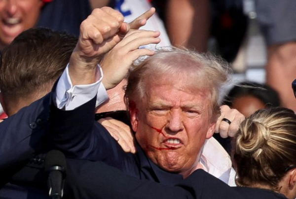 Трамп ранен во время покушения на предвыборном митинге в Пенсильвании