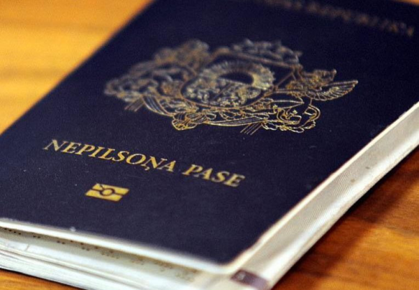 Тридцать лет без гражданства: как в Латвии появились «чужие»