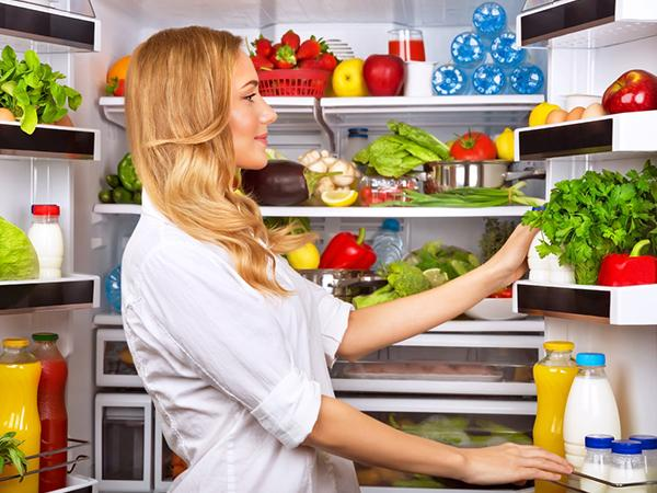 Можно ли убирать горячую еду в холодильник?