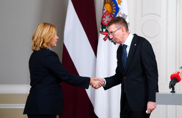 Латвийцам придется потерпеть еще два–три года: куда пойдут народные деньги?