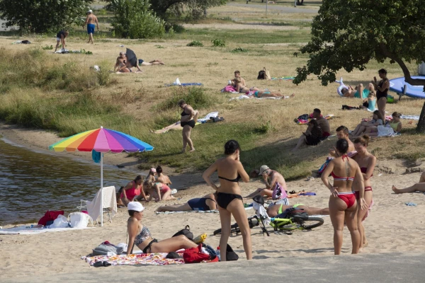 В неофициальных местах для купания в Риге будут взяты пробы воды на анализ