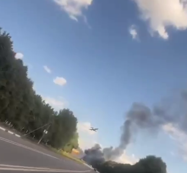 Видеорегистраторы курян запечатлели действия украинских ВВС.