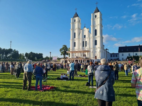 «Идем с силой Божьей». Прихожане из Риги преодолели 250 км в паломничестве в Аглону