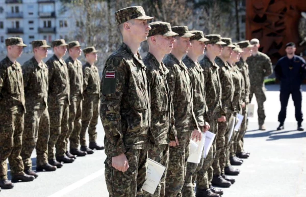 Военные рассказали об особенностях службы латвийских срочников