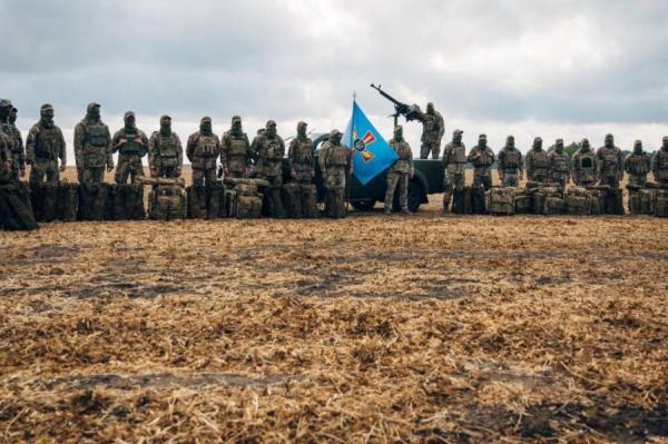 Изображение к статье: Вообщая страна продолжает посылать на фронт все новые пополнения.