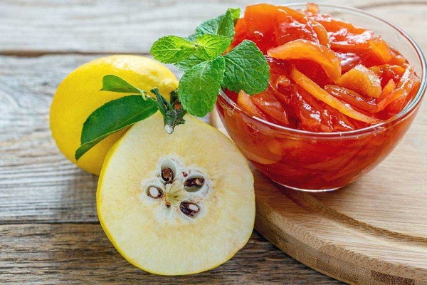 Ароматное и вкусное: рецепт варенья из айвы с орехами