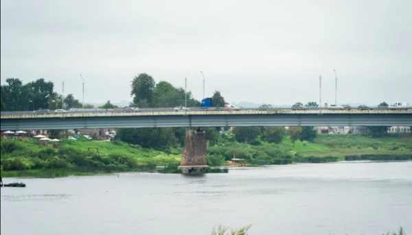 Упавшего на дороге человека спасло чудо