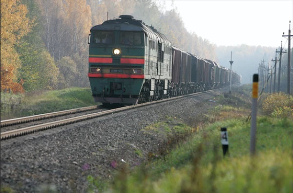 Сильно обвалился объем железнодорожных грузоперевозок в Латвии (ГРАФИК)