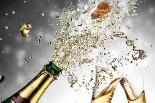 Изображение к статье: Кто придумал шампанское?