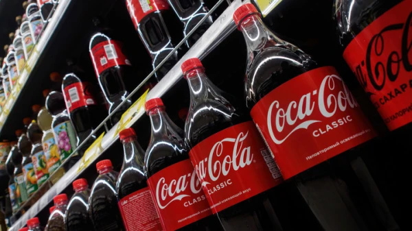 Coca-Cola отзовет десятки миллионов бутылок из-за опасных частиц